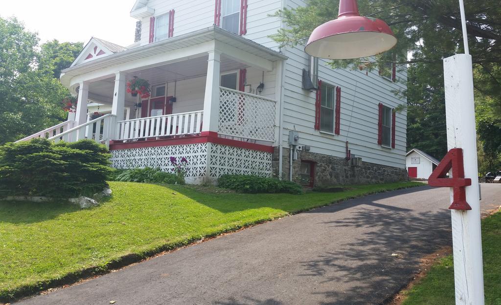 Bancroft Bed & Breakfast Exterior photo